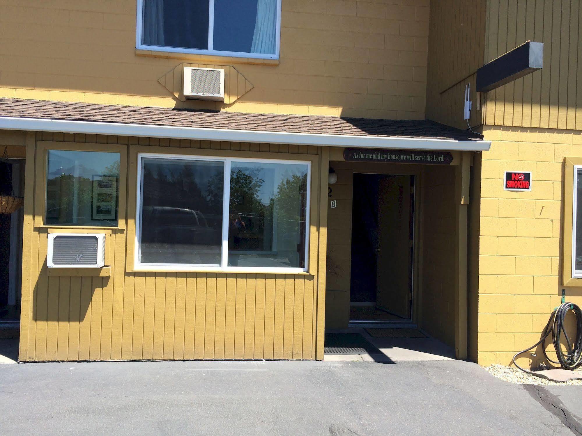 Townhouse Inn & Suites Klamath Falls Exterior foto