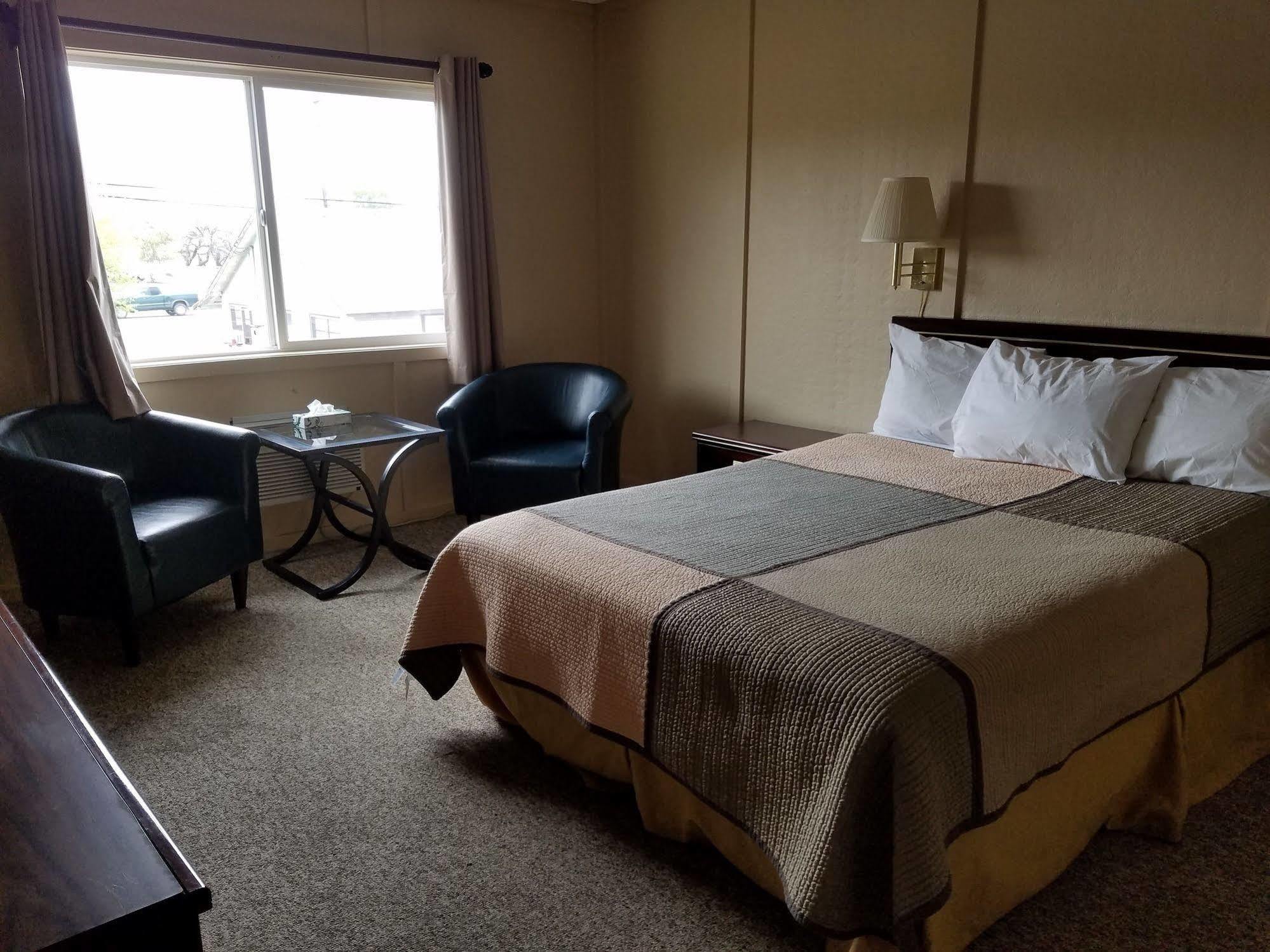 Townhouse Inn & Suites Klamath Falls Exterior foto