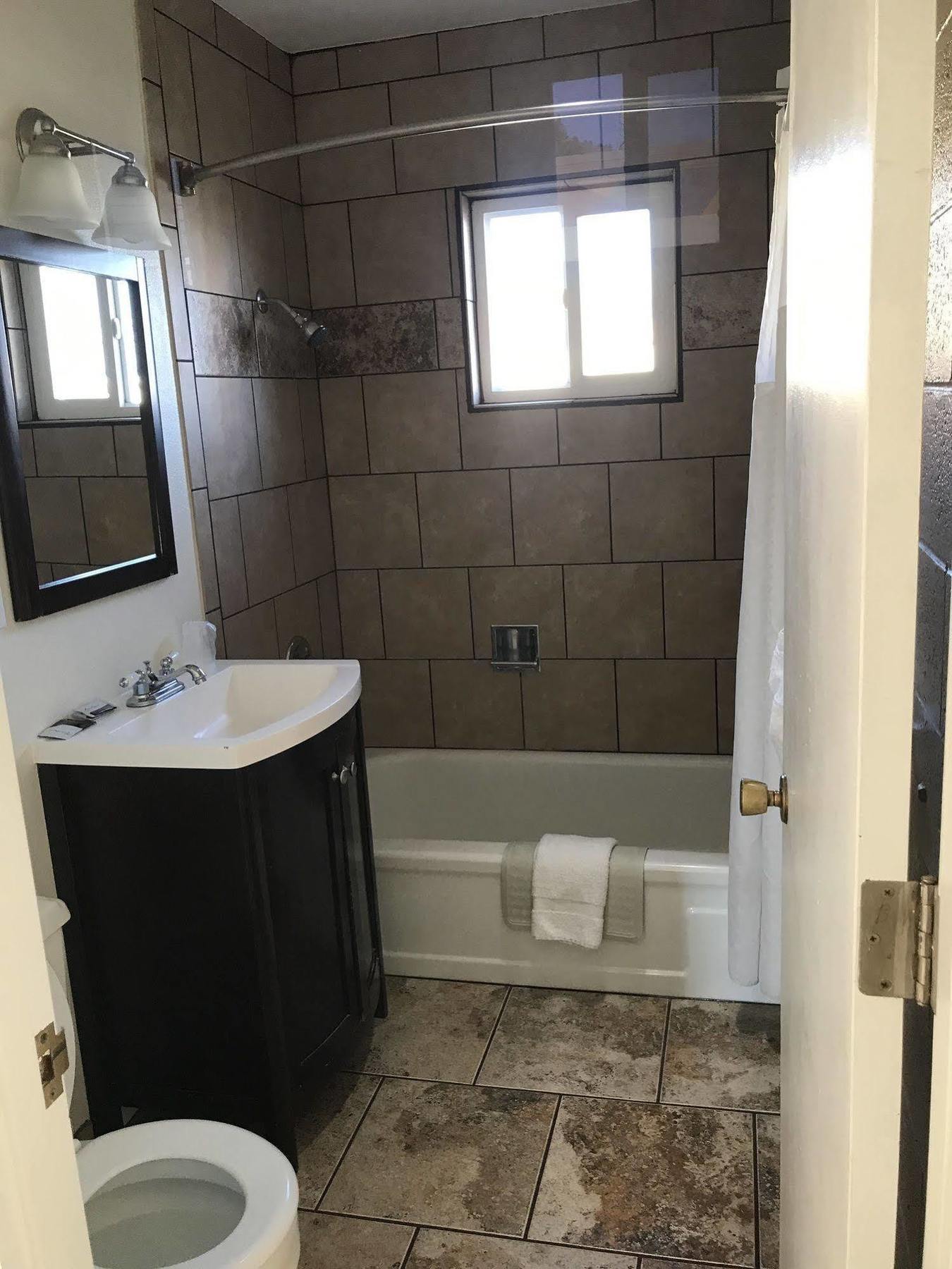 Townhouse Inn & Suites Klamath Falls Exterior foto